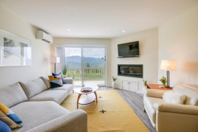 Newly Renovated Bartlett Condo with Mountain Views!